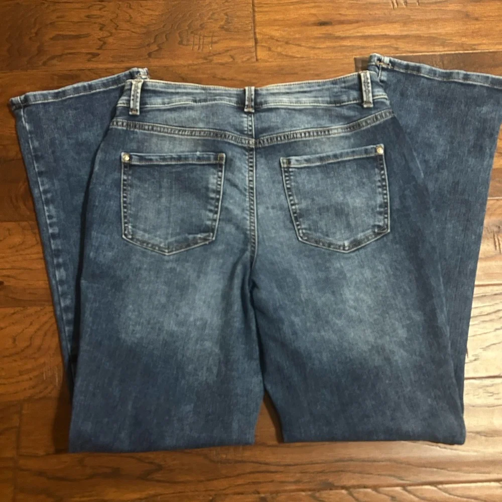 Ever flex high rise faded Women's Boot Cut Jeans Classic Blue 10R- distressed - Picture 2 of 4